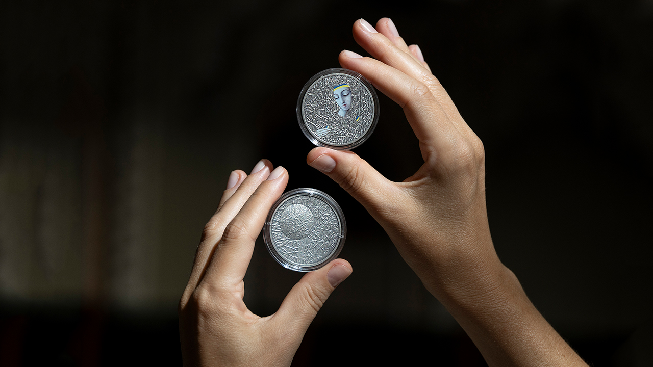 NBU Issues Commemorative Coins to Celebrate Unique Painting Style – Pliontanism and Its Inventor Ivan Marchuk (2)